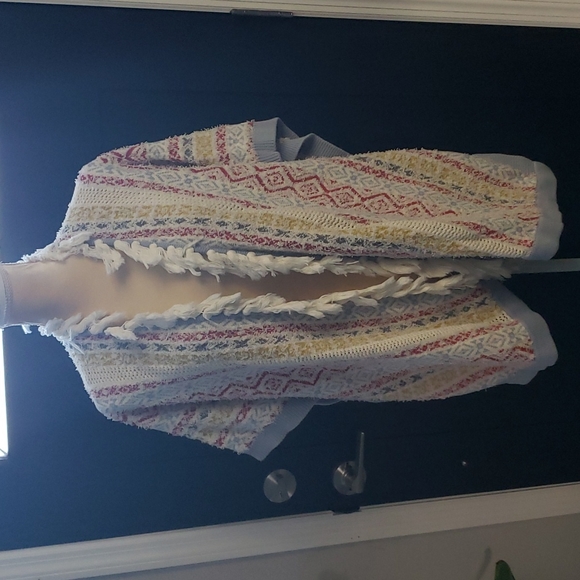 Cabi Love Carol XS/S Boho Fringe Siesta Knit Tassel Fringe Poncho Sweater - Picture 6 of 13